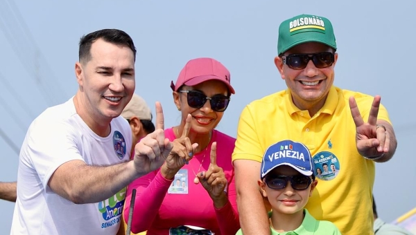 Gladson e Ney participam de carreata em Cruzeiro do Sul e inauguram comitê